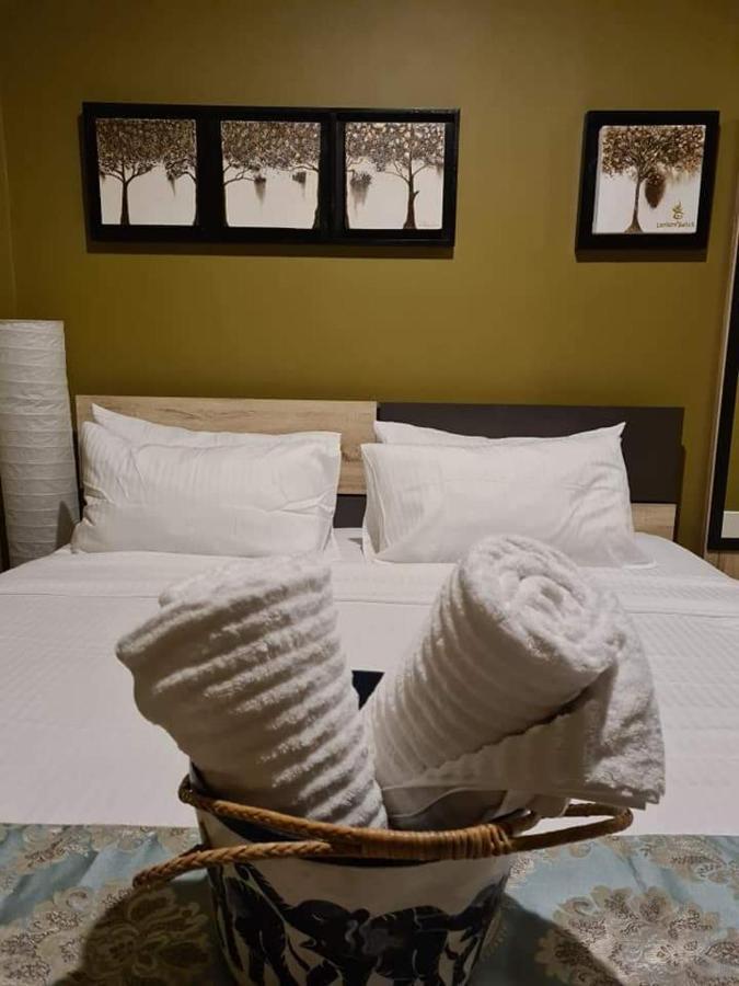 The Lantern Suites Ban Song Hong Exteriör bild