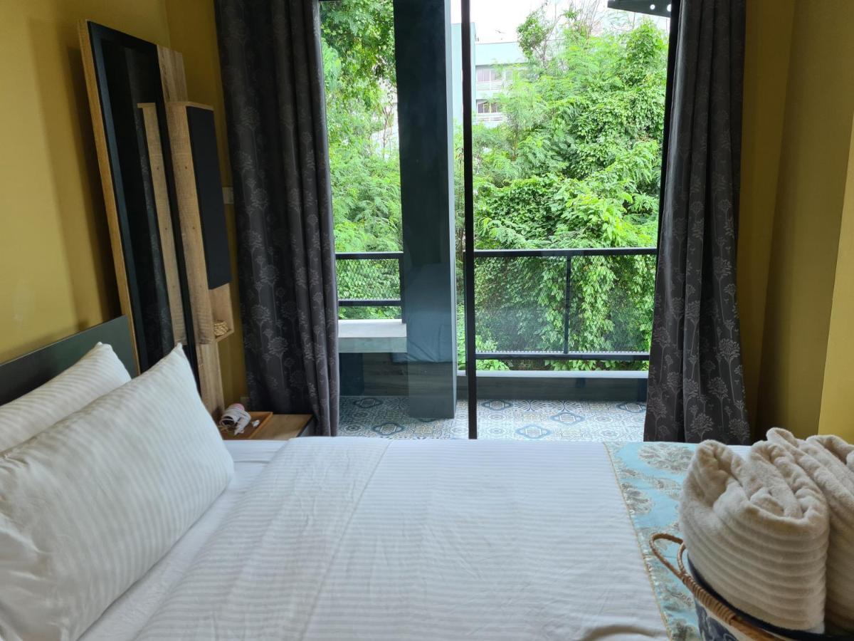 The Lantern Suites Ban Song Hong Exteriör bild