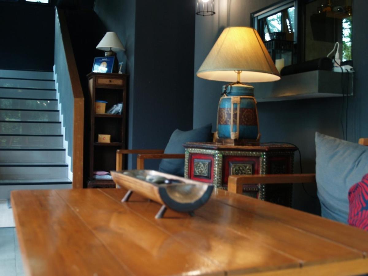 The Lantern Suites Ban Song Hong Exteriör bild