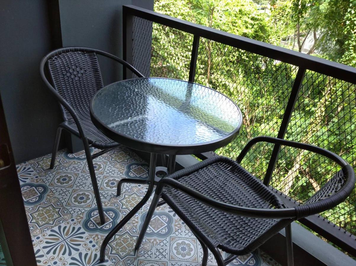The Lantern Suites Ban Song Hong Exteriör bild